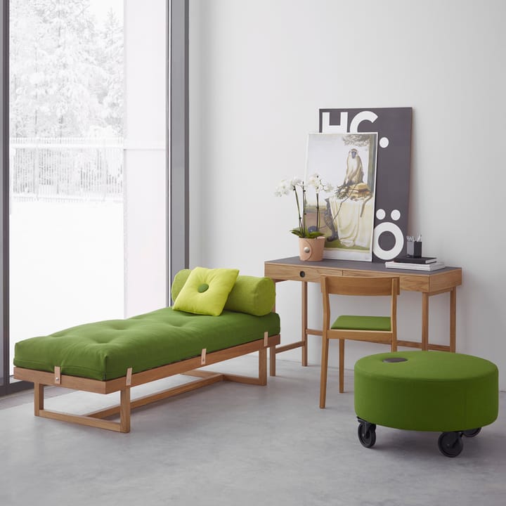 Stay day bed, Fabric grey. body in oiled oak A2